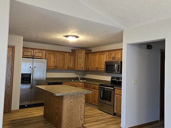 4th image of 2613 Blueline Cir