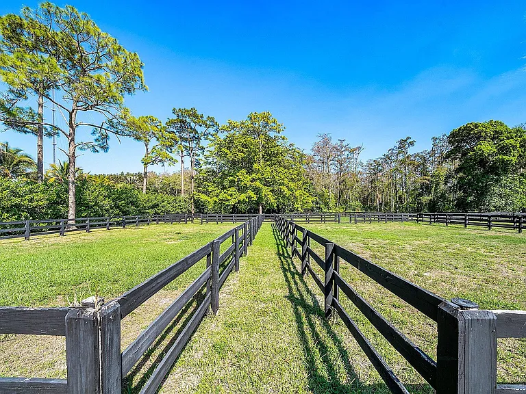 6149 Park Ln E #BARN — Photo 28