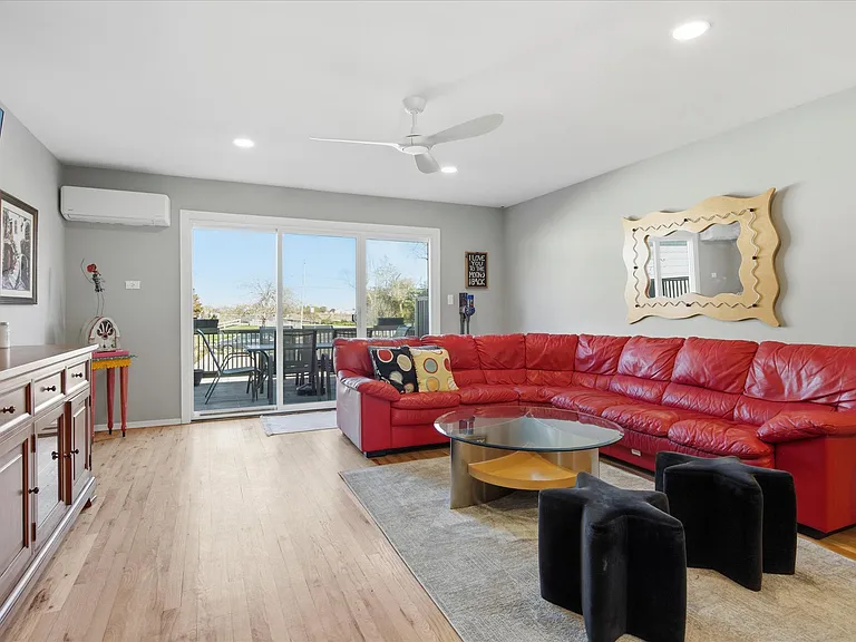 3039 Mitchell Rd — Photo 5