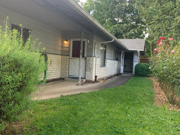 4245 SE Main St