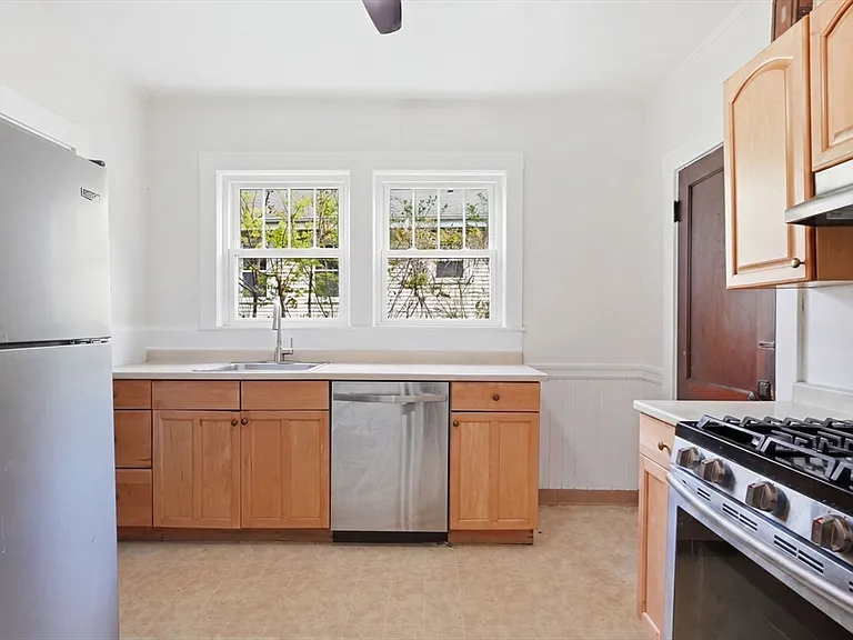 48 Spruce St #1 — Photo 11