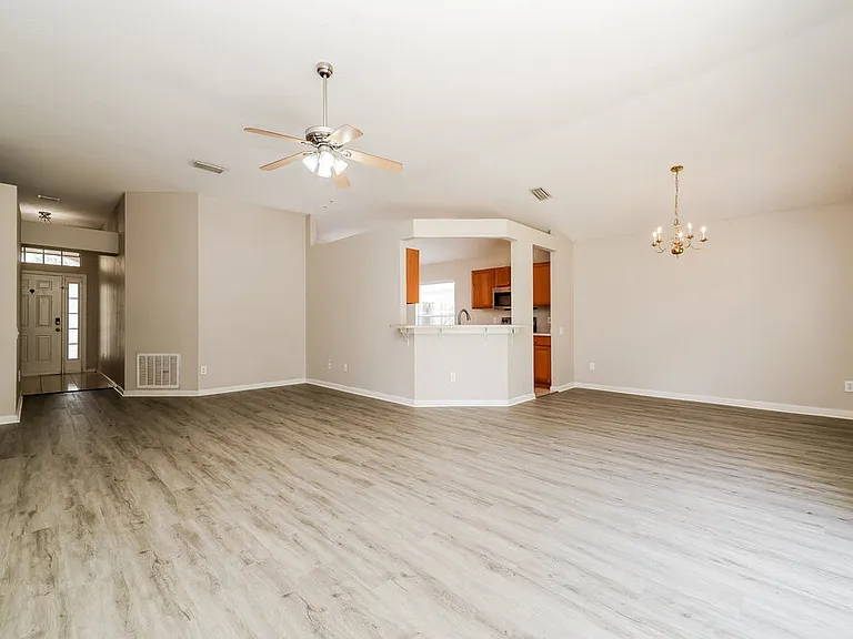 10422 Hunters Haven Blvd — Photo 3