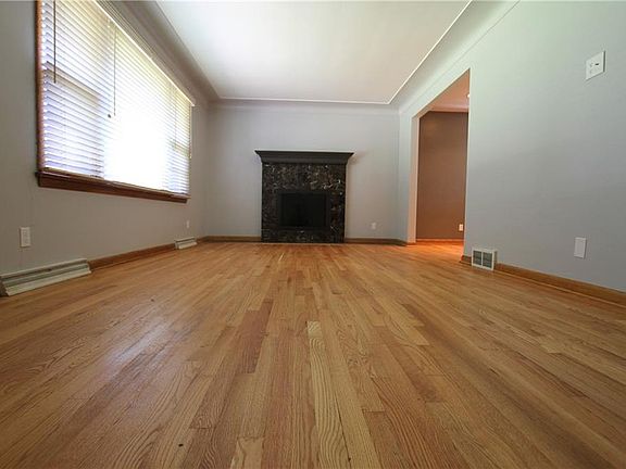 4th image of 401 Catherine St
