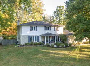 930 Leisure Ln, Greenwood, IN