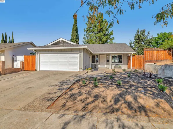 2538 Sugarplum Dr, San Jose, CA 95148