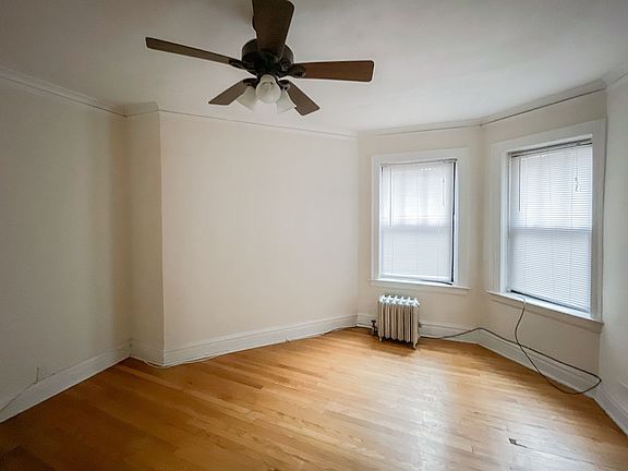 5th image of 4727 N Leavitt St #1C