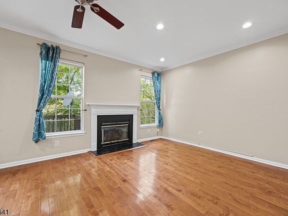 5th image of 38 Gordon Cir