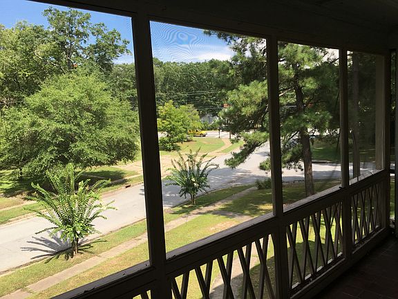 Screened-in Back Patio