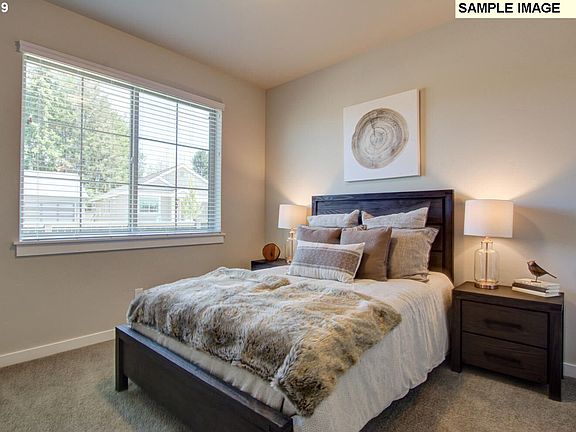 5th image of 8143 SE Reddington St #271