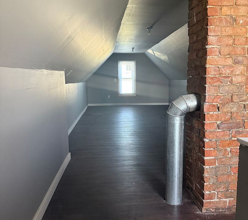 2nd image of 505 Sumner St
