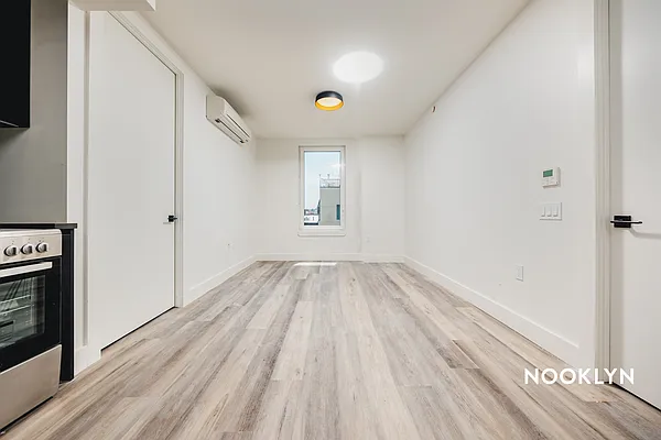 Rented by Nooklyn NYC LLC | media 46