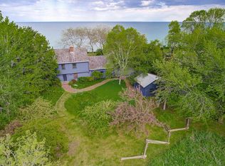 13322 N Lakewood Dr, Mequon, WI 53097