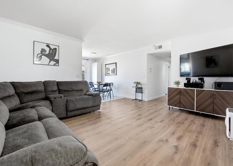1st image of 9220 Kenwood Dr Unit L