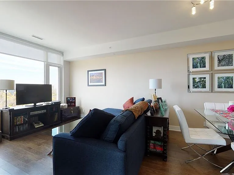 1035 Bank St #1501 — Photo 10