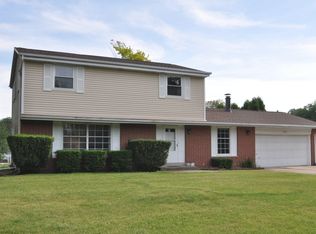 13755 W Honey Ln, New Berlin, WI 53151