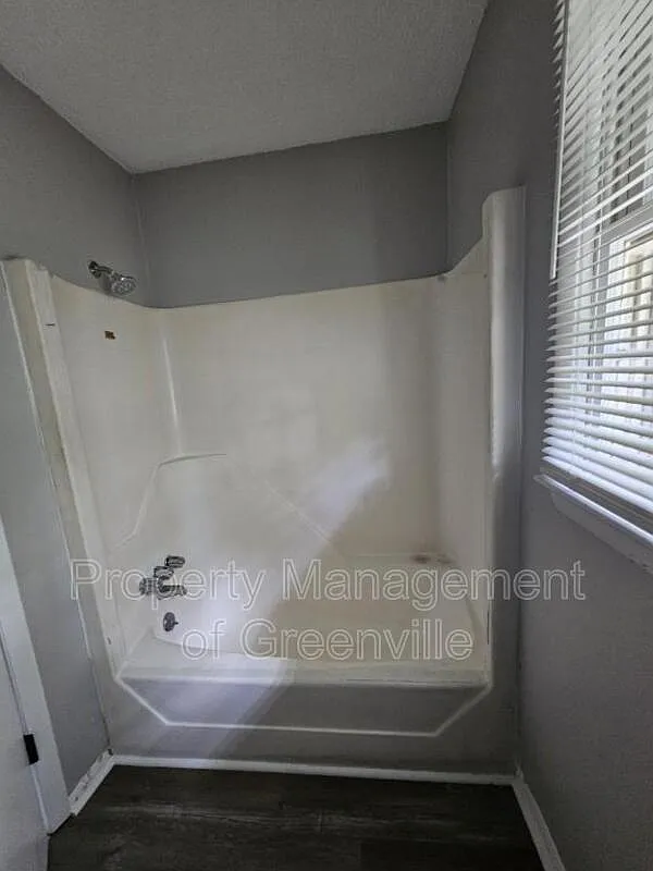 2 bed, 1.5 bath, 1040 sqft, $995 — Photo 4