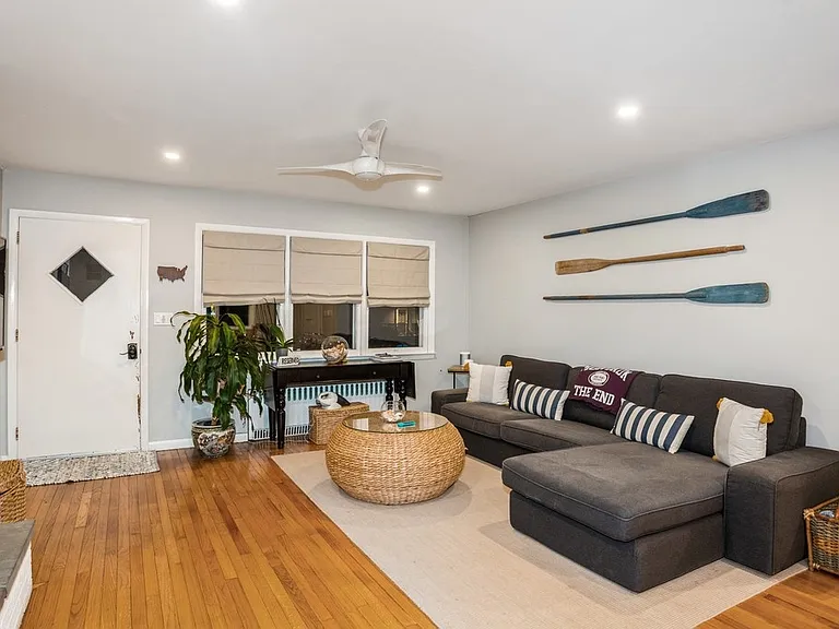 15 S Easton Pl — Photo 2