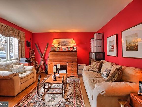 4th image of 101 Yellowwood Dr