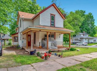 102 NW Lindenwood Ave, Topeka, KS 66606