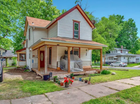 102 NW Lindenwood Ave, Topeka, KS 66606