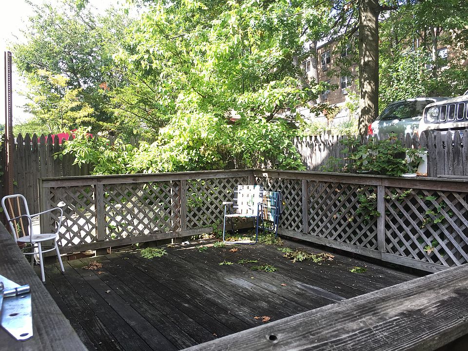 2nd image of 9439 Park Ln S