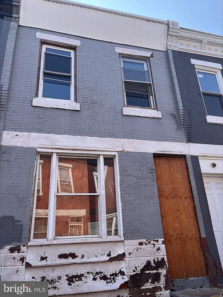 2419 N Gratz St photo 1