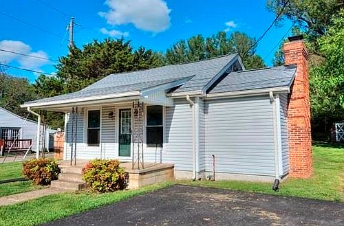 1st image of 9 Bradley Ln