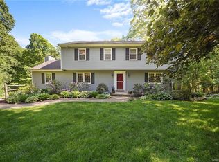 11 The Logging Rd, Waccabuc, NY 10597