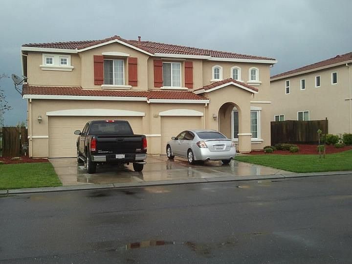 Front Look-3 car garage