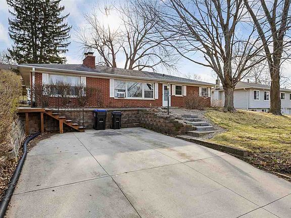 2nd image of 735 14th Ave