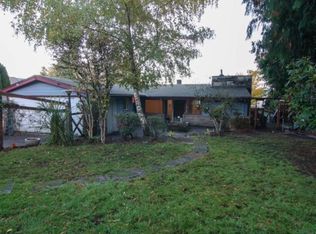 15600 37th Ave NE, Lake Forest Park, WA
