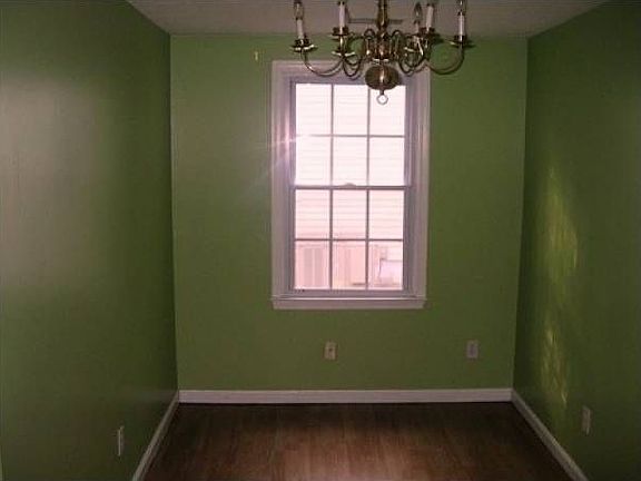 2nd image of 37 Eastmoreland Dr