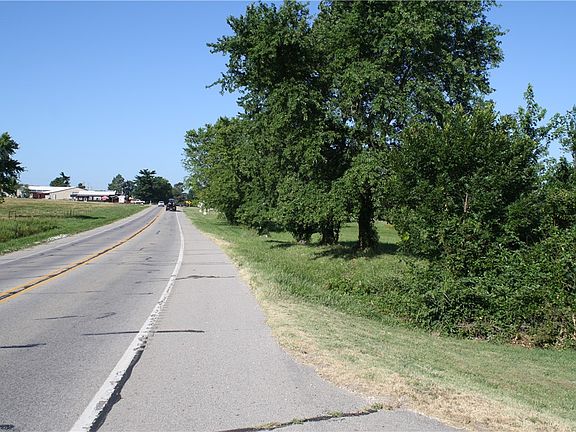 2nd image of E Pridemore Dr