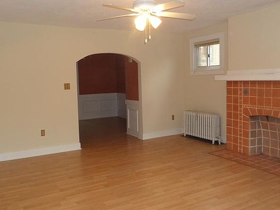 2nd image of 216-218 Altoona Pl