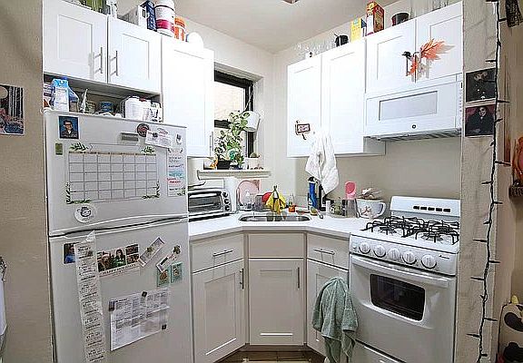 4th image of 118 W 83rd St APT 2B