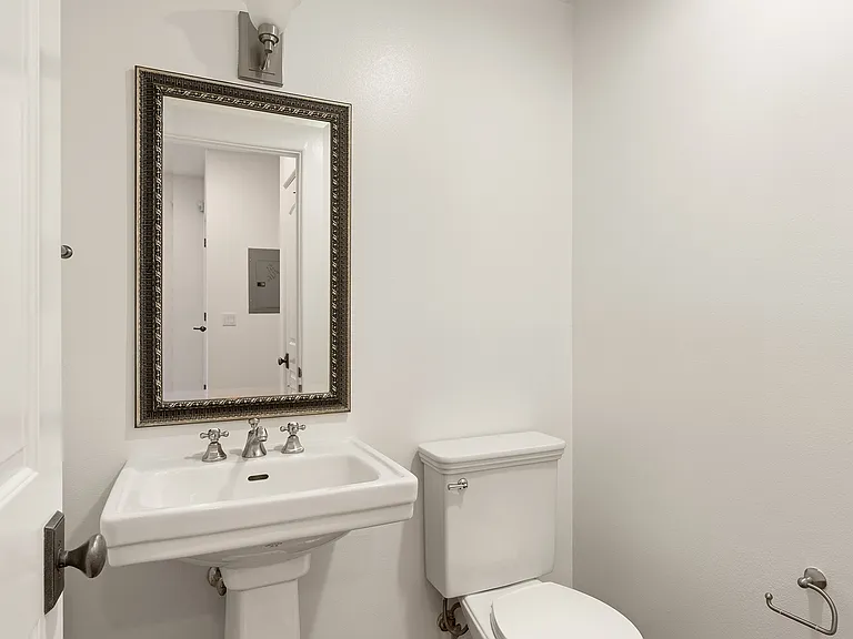 5753 White Oak Ave #12 — Photo 14
