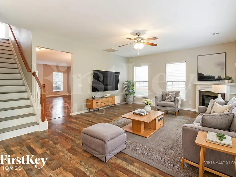 4707 Shady Oak Dr — Photo 3