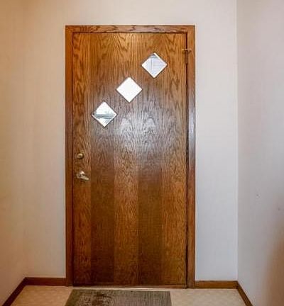 5th image of 5 36th Avenue Cir S