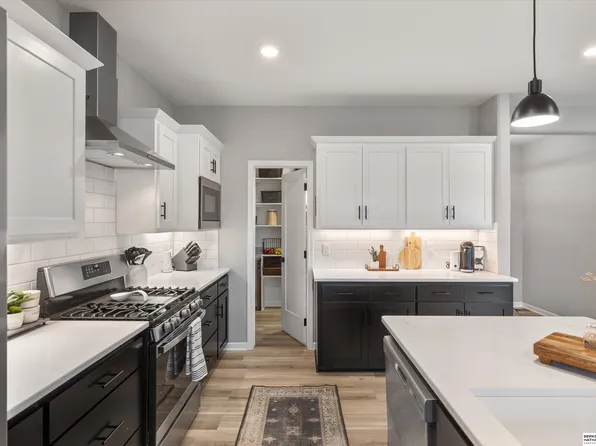 11057 N 171st St, Bennington, NE 68007