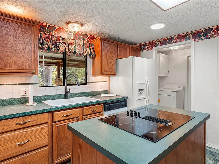 602 Legendary Ln — Photo 17