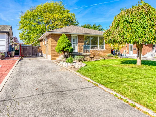 146 Manning Ave, Hamilton, ON L9A 3E9