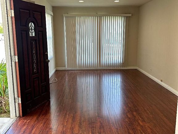 2nd image of 14022 Burbank Blvd #14022