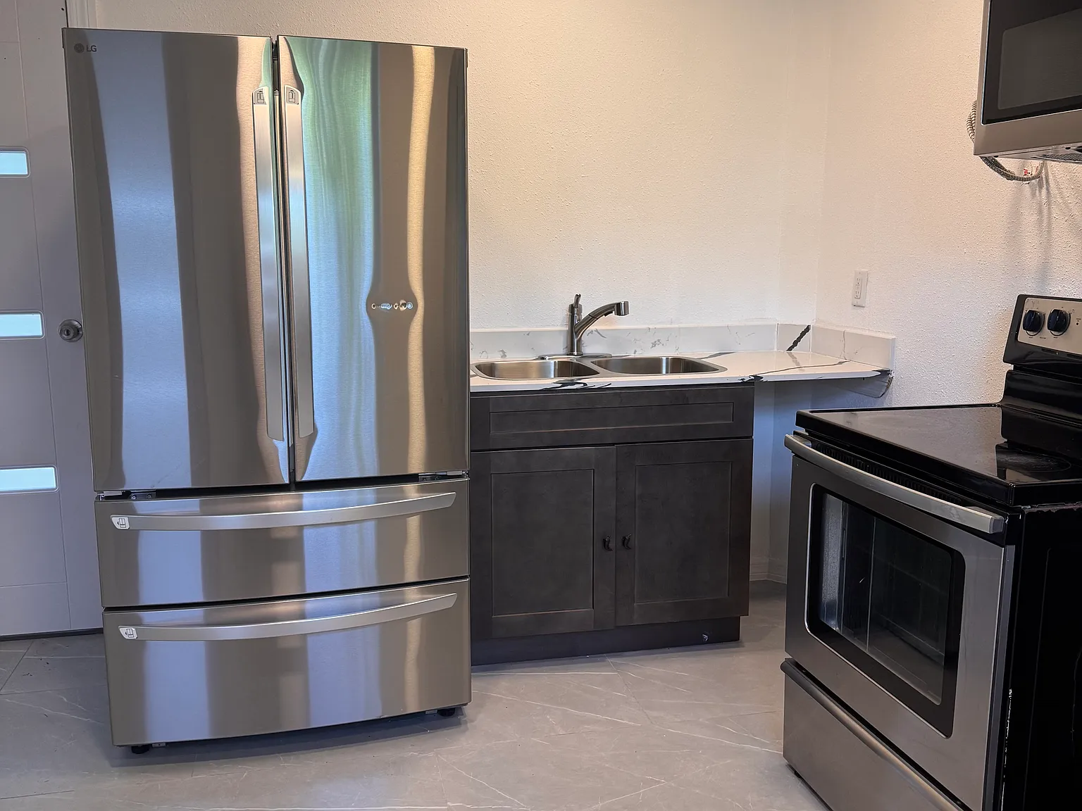 1 bed, 372 sqft, $1,300 — Photo 3