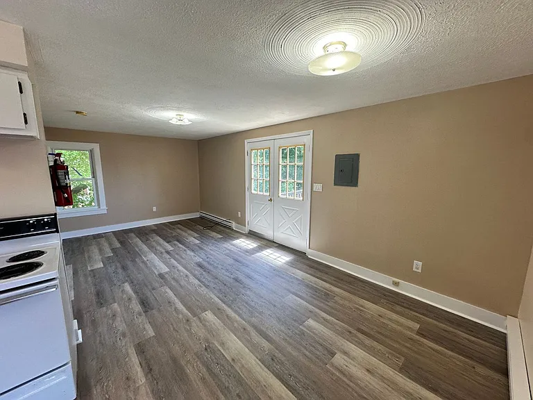 654 E Water St — Photo 6