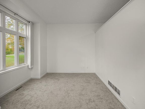 3rd image of 10240 266th Ave