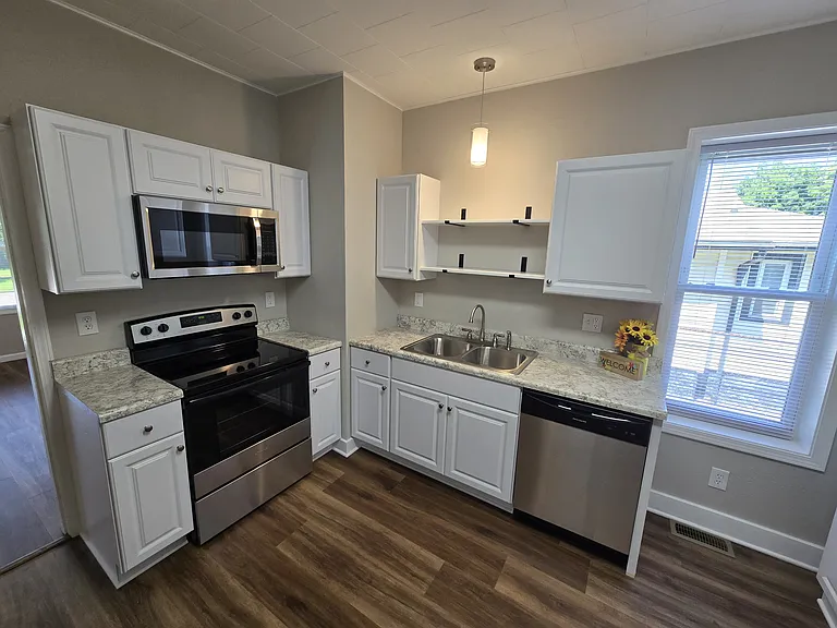 3532 Fullerton Ave — Photo 43