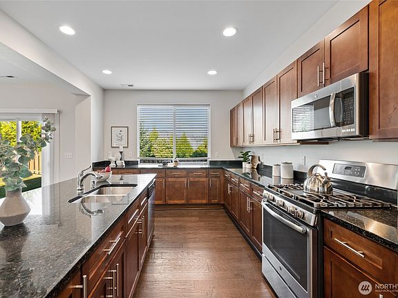 5th image of 19522 19th Avenue Ct E
