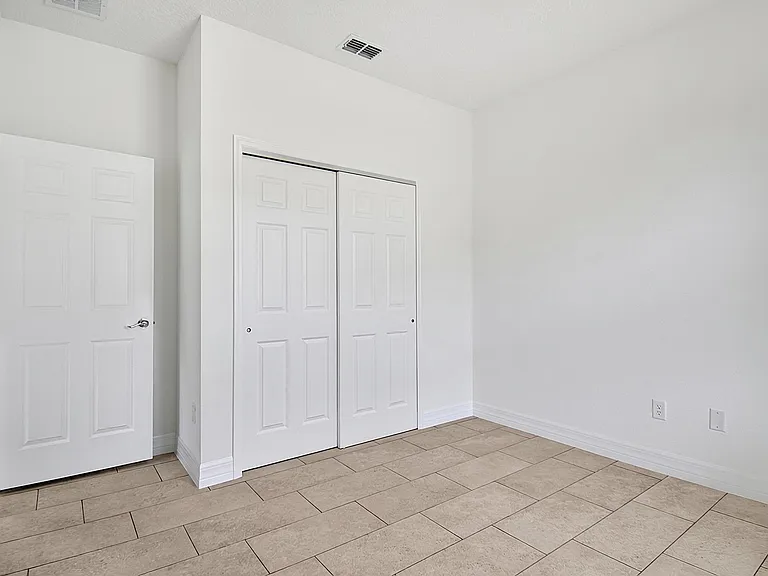 14 Ullynn Pl #A — Photo 37