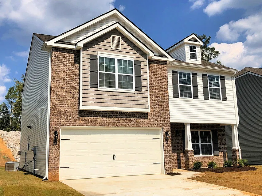 3 bed, 2231 sqft, $2,600 — Photo 2