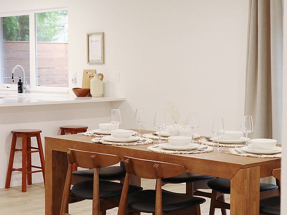 2nd image of 7626 SE Clackamas Rd